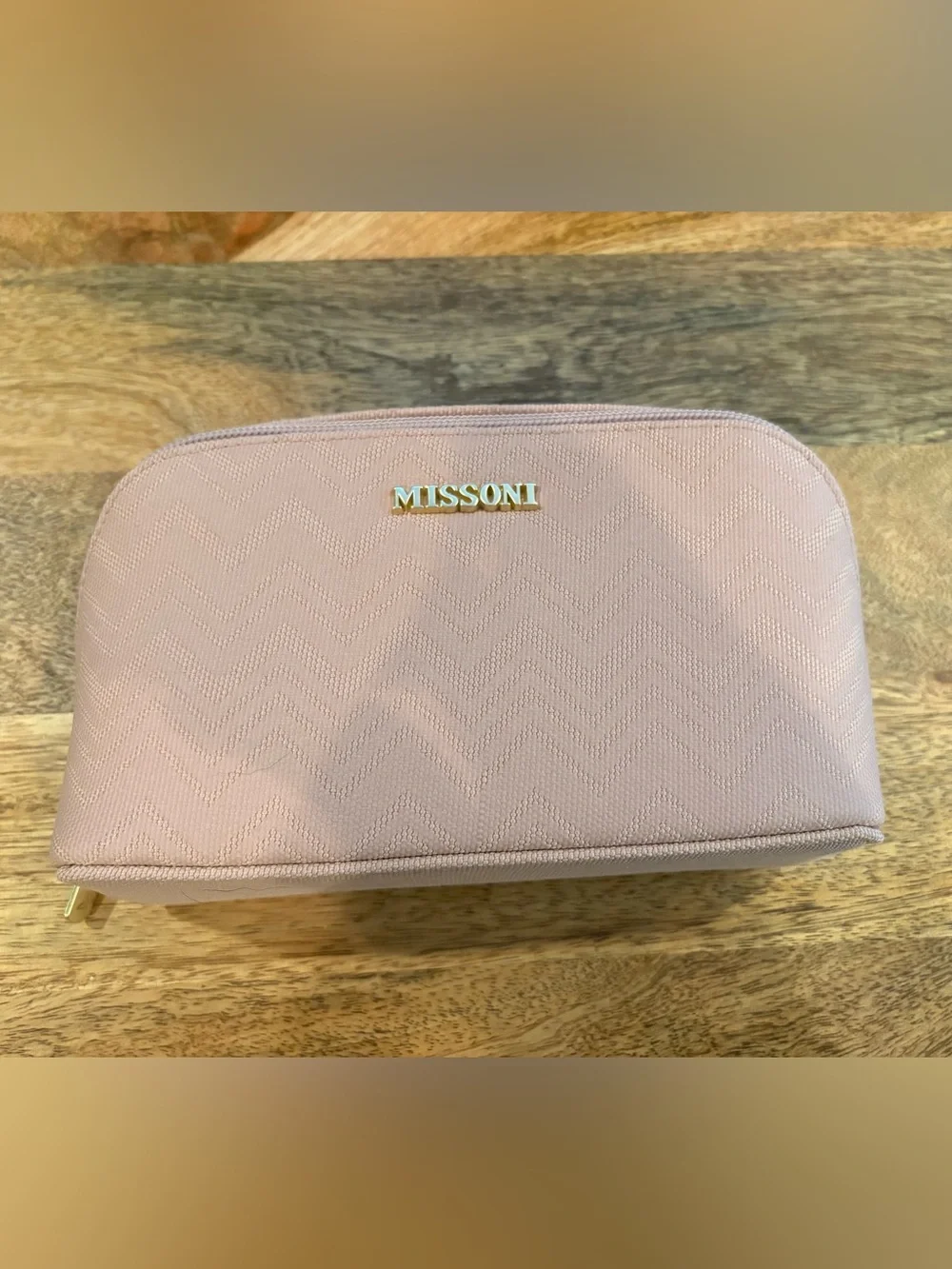 Missoni Delta One amenity kit featuring the signature chevron texture (Set of 3)